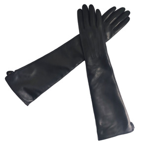 Gants en cuir tactiles élégants pour femme, style classique uni, sexy, en peau de mouton noire, pour l'hiver, la pêche, la plage, fabriqués dans une usine certifiée BSCI - Product Image 5