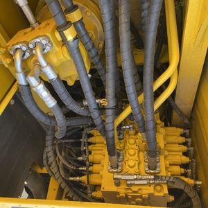 Excavadora de cadenas usada KOMATSU PC210LC de 21T de alta calidad, estándar OEM, precio bajo, perfecta para grandes proyectos de construcción - Product Image 5