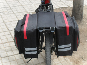 Bolsa delantera impermeable para <span class=keywords><strong>bicicleta</strong></span> al aire libre de 30L con tira reflectante, bolsa trasera de gran capacidad, portabicicletas fácil de ajustar - Product Image 4