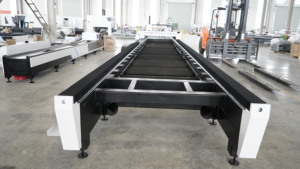 เครื่องตัดไฟเบอร์เลเซอร์แบบมุมเอียงขนาดใหญ่ พื้นที่ทำงาน 6550x2530 มม. กำลังไฟ 6000-60000 วัตต์ สำหรับการตัดแบบมุมเอียง V X Y บนโลหะ - Product Image 2