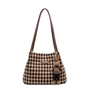 Sac à bandoulière à carreaux noir et blanc, design classique, sac à main à la mode pour femme - Product Image 1