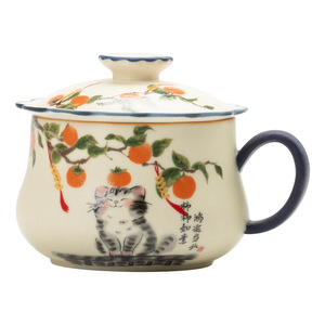 Tasse à thé en céramique « Trois Significations et Mille Régnes » avec couvercle et filtre, motif chat et kaki peint à la main, cadeau de bureau - Product Image 1