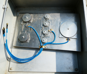 เสาอากาศควบคุมป้องกันโดรน JF-PBTX03 กำลังขยายสูง 8 แบนด์ 8-12 DBi แบบกำหนดทิศทาง RF 1.5/2.4/5.8GHz JF-PBTX03 Drone Di - Product Image 2