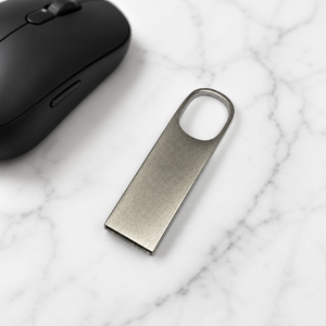 Nouvelle clé USB 2.0 compacte en métal 4 <span class=keywords><strong>Go</strong></span>-64 <span class=keywords><strong>Go</strong></span>, <span class=keywords><strong>surface</strong></span> brossée, design portable, vente en gros B2B - Product Image 4