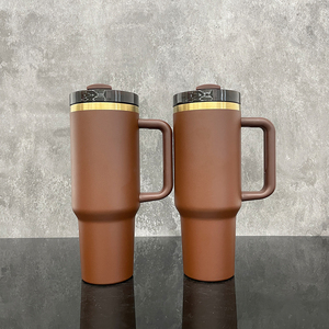 Vaso <span class=keywords><strong>de</strong></span> café <span class=keywords><strong>de</strong></span> viaje chapado en oro <span class=keywords><strong>de</strong></span> acero inoxidable <span class=keywords><strong>de</strong></span> 40oz, taza <span class=keywords><strong>de</strong></span> cerveza <span class=keywords><strong>de</strong></span> <span class=keywords><strong>chocolate</strong></span> marrón oscuro <span class=keywords><strong>de</strong></span> 30 oz para grabado láser - Product Image 2