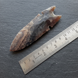 Punta de Flecha de Ágata Hecha a Mano, Cristal Artesanal, Imitación Antigua, Artículo Coleccionable, Forma Triangular, Accesorio de Piedra Preciosa - Product Image 3