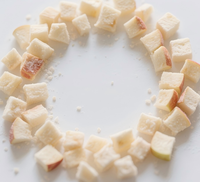 Heetverkopende Fuji Appel Knapperige Schijfjes/Vuile Vormpjes Zoete Gezonde Bulk/Vacuümverpakte Vriesgedroogde Fruitsnacks 5*5mm Kubus voor Wandelingen en Picknicks