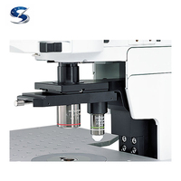 Le microscope à objectif fixe Olympus BX51WI est utilisé pour les expériences physiologiques, telles que les microscopies de films et de microscopies d'organismes vivants.