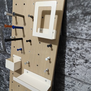 Panneau perforé en bois avec accessoires métalliques, organisateur mural blanc sans perçage, étagère de bureau rectangulaire - Product Image 1