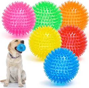 吱吱作响的狗玩具球小狗咀嚼出牙玩具，免费无毒，尖刺狗球