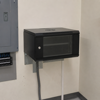 Kabinet Jaringan Dinding 4U 530x400x240mm Rak Server Baja Canai Dingin dengan Pintu Kaca Terkunci Grosir