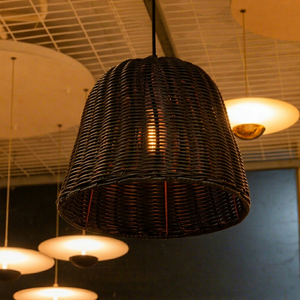 Lampe suspendue en rotin tissé à la main, luminaire en osier naturel, fabriqué à la main en Chine pour la décoration de la maison - Product Image 1