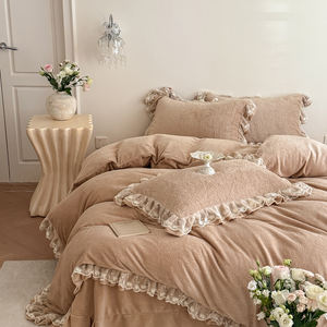 ชุดผ้าทอลายลูกไม้สีทึบชุดผ้ากำมะหยี่นม4ชิ้นสำหรับเด็กผู้หญิงเจ้าหญิงสีชมพูขอบใบบัวชุดสี่ชิ้น - Product Image 1