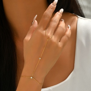 Nueva Pulsera de Acero Inoxidable con Incrustaciones de Circonio para Mujer, Diseño de Cadena para el Dedo, Doble Capa, de Una Pieza, a la Moda - Product Image 1