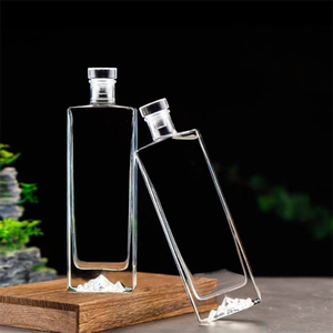 Bottiglie di whisky liquori di vetro vuoto 250ml quadrato 500ml 1000ml fondo bottiglie di vetro di montagna <span class=keywords><strong>Vodka</strong></span> con coperchio - Product Image 5