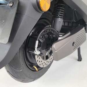 Motocicleta Eléctrica Fengshen 72V 30Ah 2000W de Largo Alcance para Desplazamientos Urbanos - Product Image 2