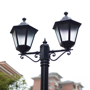 Lampadaire de jardin extérieur en fer, LED blanc chaud, abat-jour en verre, IP66, AC 220V, garantie 10 ans, alimenté par énergie solaire, détecteur de mouvement, intensité variable - Product Image 1