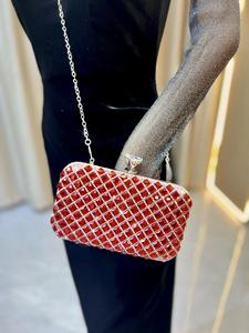 กระเป๋าเงินประดับพลอยเทียมสำหรับผู้หญิงกระเป๋าคลัทช์คริสตัลแวววาวกระเป๋าใส่โทรศัพท์สะพายไหล่สายโซ่กระเป๋าถือลูกปัด - Product Image 4