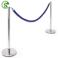 Barrière de circulation pour chantier aéroportuaire, trompette de signalisation, poteau de séparation de file d'attente, borne de séparation de file d'attente, poteau de signalisation
