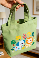 L'usine vend un nouveau lot de sacs en toile de coton et de lin, tendance, recyclables, petits et mignons, pour le shopping et les cadeaux.