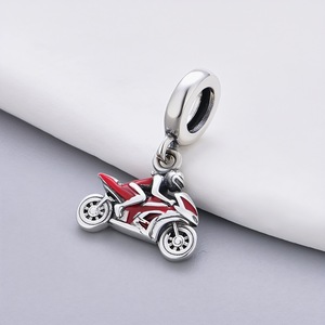 Abalorio <span class=keywords><strong>de</strong></span> Plata <span class=keywords><strong>de</strong></span> Ley 925 con Diseño <span class=keywords><strong>de</strong></span> Coche <span class=keywords><strong>de</strong></span> Carreras F1, Motocicleta y Casco para Pulseras <span class=keywords><strong>Originales</strong></span> Pan Charms, Ideal para la Creación <span class=keywords><strong>de</strong></span> Joyas para <span class=keywords><strong>Mujer</strong></span> - Product Image 3