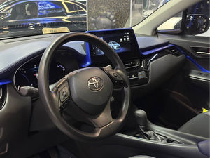 Toyota <span class=keywords><strong>CHR</strong></span> LE SUV d'Occasion 2019 avec Conduite à Gauche, Transmission Intégrale, Boîte Automatique, Pneus R17, <span class=keywords><strong>Moteur</strong></span> <span class=keywords><strong>Hybride</strong></span> Turbo, Provenant de Chine - Product Image 6