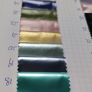 Tessuto NIKO in Stock, Lucido e Brillante, Rivestimento in PU Arcobaleno, Tessuto in Poliestere Impermeabile e Antipiuma per Borse e Giacche - Product Image 5