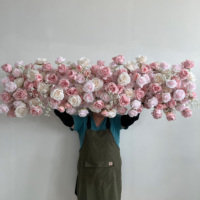 Bruiloftdecoratie groothandel op maat gemaakte blush roze kunstmatige rozen bloemstuk tafel bloemloper