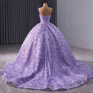Vestido de Gala de Quinceañera Moderno Talla Grande con Escote Corazón, Estilo Imperio, con Encaje Bordado y Falda Abullonada, Modelo 241017 - Product Image 4