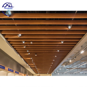 Grille de <span class=keywords><strong>plafond</strong></span> moderne en alliage d'aluminium à grain de bois, bande métallique en U <span class=keywords><strong>pour</strong></span> <span class=keywords><strong>plafond</strong></span> <span class=keywords><strong>suspendu</strong></span>, décoration de déflecteur - Product Image 2
