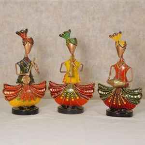 Ensemble de 3 figurines décoratives en fer forgé, représentant des danseurs folkloriques traditionnels du Rajasthan, pour la maison et le bureau - Product Image 4