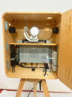 Cabina de Fotos de 15.6 Pulgadas con Acabado de Madera, Compatible con Cámaras Réflex y iPad, Impresión Autoservicio