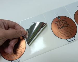 Étiquette adhésive en rouleau pour emballage de lingettes humides, en plastique PET, argent mat, vinyle, <span class=keywords><strong>anti</strong></span>-<span class=keywords><strong>UV</strong></span>, imperméable, imprimé <span class=keywords><strong>UV</strong></span> - Product Image 4