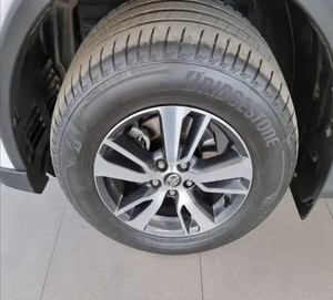 <span class=keywords><strong>Toyota</strong></span> <span class=keywords><strong>RAV4</strong></span> SUV 2017 Seminuevo, Asientos de Tela, Interior Claro, Neumáticos R19, Techo Solar, LED Xenón, Euro VI, 50000 Millas - Product Image 3