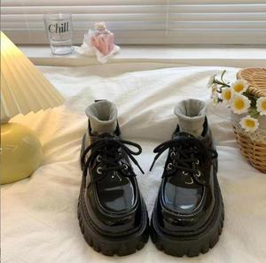 Nouveaux Mocassins Plateformes Épaisse Semelle en Cuir Beige Imperméables Vintage pour Femme Printemps-Été-Automne - Product Image 2