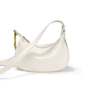 Sac bandoulière demi-lune en cuir véritable personnalisé avec logo pour femme, fermeture éclair classique, couleur unie, style simple, pour le quotidien et les voyages - Product Image 2