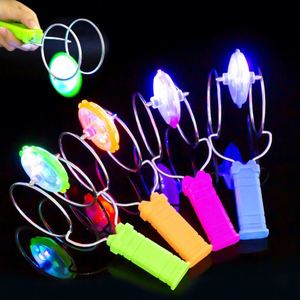 Toupie Magique Rotative à Manivelle Inertielle Lumineuse et Colorée avec Piste Magnétique – Jouets Promotionnels Créatifs - Product Image 1