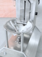 Elektrische kokosnootschiller met motor, automatische groene kokosnootschiller, heavy-duty fruitverwerkingsgereedschap