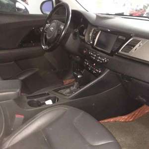 Voiture d'occasion <span class=keywords><strong>Kia</strong></span> <span class=keywords><strong>Niro</strong></span> 2017 1.6L Deluxe <span class=keywords><strong>Hybride</strong></span> SUV Compact Conduite à Gauche Boîte DCT 6 vitesses Essence Économique Voiture Familiale - Product Image 4