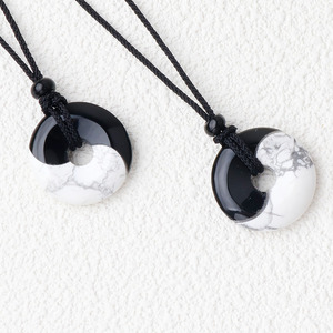 Collier Pendentif en Pierre Naturelle Obsidienne et Howlite <span class=keywords><strong>Yin</strong></span> <span class=keywords><strong>Yang</strong></span> Tai Chi avec Boucle de Sécurité pour la Chance Spirituelle et la Mode - Product Image 1