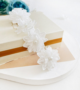 Fascia per capelli da neonato con decorazione in pizzo da principessa, perfetta per le foto a un anno di età. Accessorio Super Elegante. - Product Image 2