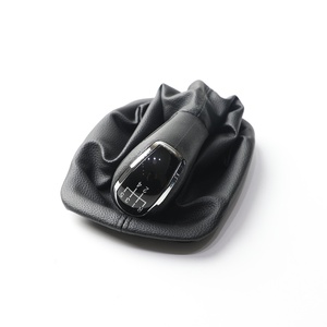 Couvercle <span class=keywords><strong>de</strong></span> manette <span class=keywords><strong>de</strong></span> <span class=keywords><strong>vitesse</strong></span> à <span class=keywords><strong>levier</strong></span> noir pour Skoda Octavia 1 A4 berline 97-2011 sélecteur <span class=keywords><strong>de</strong></span> <span class=keywords><strong>vitesse</strong></span> accessoires <span class=keywords><strong>de</strong></span> voiture changement <span class=keywords><strong>de</strong></span> voiture <span class=keywords><strong>pommeau</strong></span> <span class=keywords><strong>de</strong></span> <span class=keywords><strong>levier</strong></span> <span class=keywords><strong>de</strong></span> <span class=keywords><strong>vitesse</strong></span> - Product Image 4
