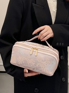 Nuevo y moderno bolso de maquillaje bordado de estilo chino para mujer, bolsa de viaje portátil de gran capacidad para lavar y guardar. - Product Image 4
