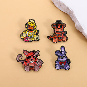 دبوس شعار جديد ومبتكر على شكل دب ستيتش المرعب، دبوس أنيق بتصميم شخصية كرتونية من لعبة Five Nights at Freddy's، هدية تذكارية مطلية بالمينا - Product Image 2