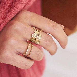 Anillo de oro de 10 quilates con hoja de ginkgo para mujer - Diseñador, Único, Lujo ligero, Banda ancha vintage - Product Image 5