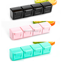 Caja organizadora de vitaminas de 4 rejillas de color sólido grueso barato de fábrica, contenedor de medicamentos, caja de almacenamiento de medicamentos portátil a prueba de humedad