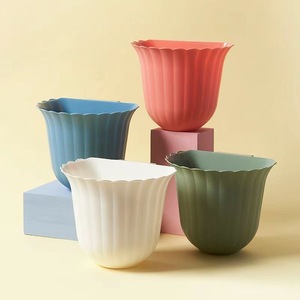 <b>Wall</b> <b>Mounted</b> Flower Shape Trash Can 91g Indoor Kitchen Cabinet Hanging Waste <b>Bin</b> For Food Waste <b>Storage</b> - Product Image 2