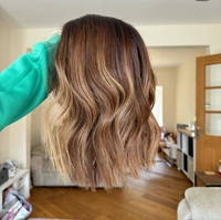 Perruque Lace Front 100% Cheveux Humains Vierges Ondulés Effet Balayage Ombré Disponible Densité 150% Raie Libre Longueur et Densité Personnalisables