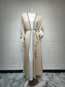 2023 Designs Eid Dubai Islâmico Elegante Modesto Abaya Mulheres Muçulmano Vestido Deslizamento Interior Abaya Set Diamante Cetim De Seda Aberto Abaya