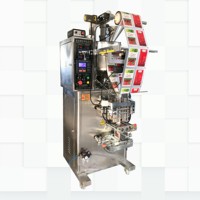 Machine d'emballage liquide VFFS à piston avec contrôleur de température intelligent et codeur à ruban pour sachets de jus de tomate